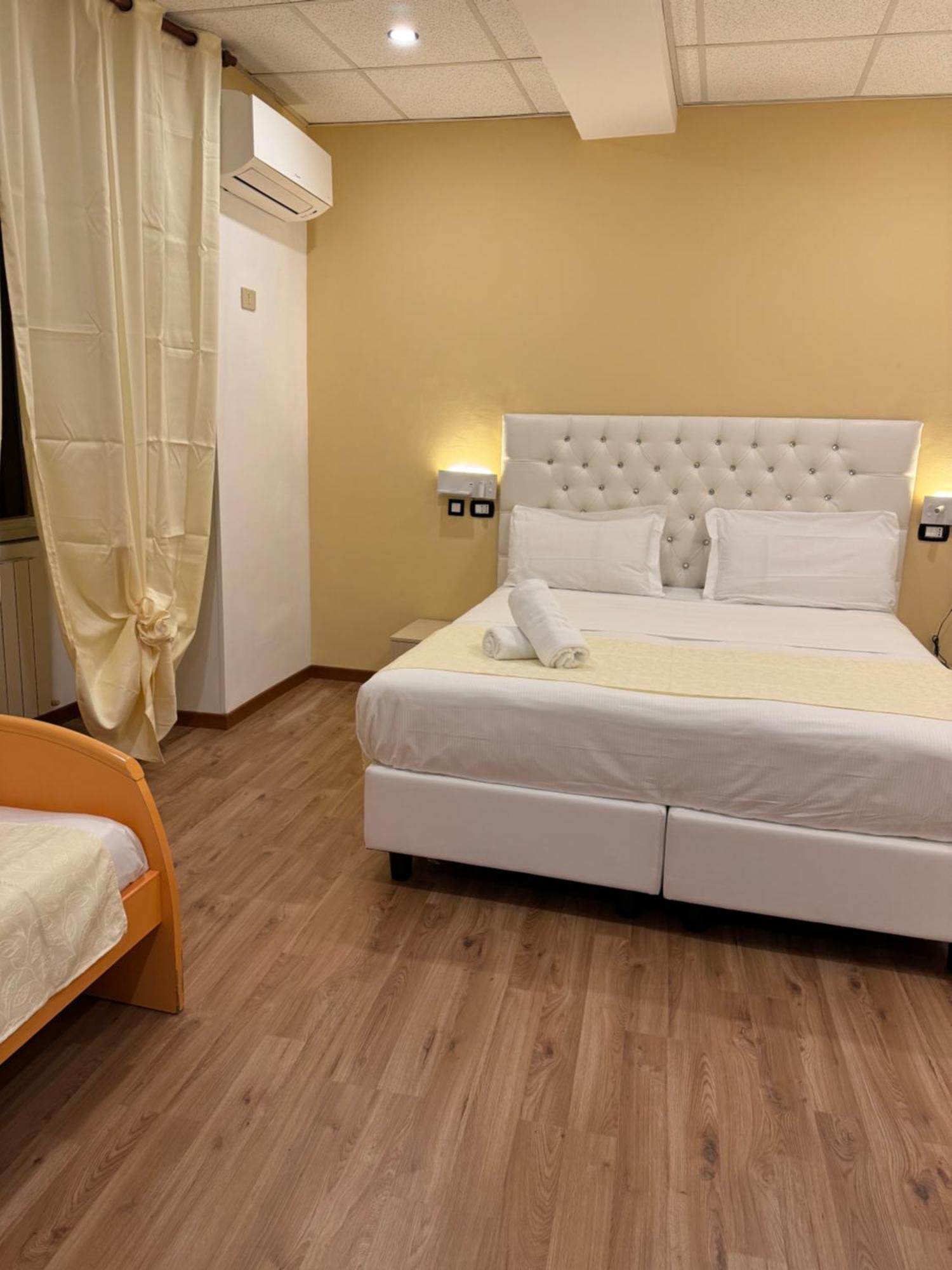Hotel Veronese Генуя Екстер'єр фото